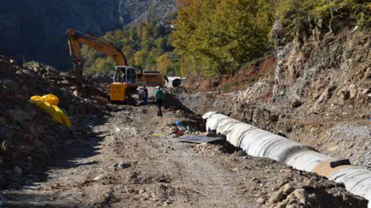 nuk-do-te-tolerojme-banoret-e-bulqizes-kunder-ndertimit-te-hec-it-do-te-na-lejne-pa-uje-te-pijshem-dhe-vadites