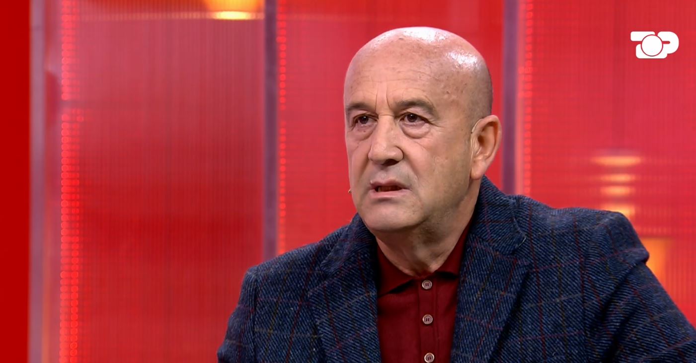 Ftesë në 5  Përlotet Arben Manaj  rrëfen për herë të parë për divorcet dhe jetën si gjysh