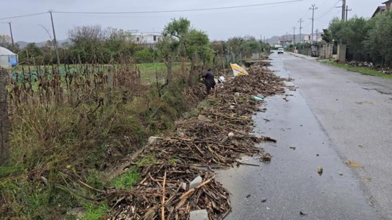 drejt-permiresimit-situata-ne-durres-banoret-vijojne-me-pastrimin-e-shtepive-dhe-kanaleve