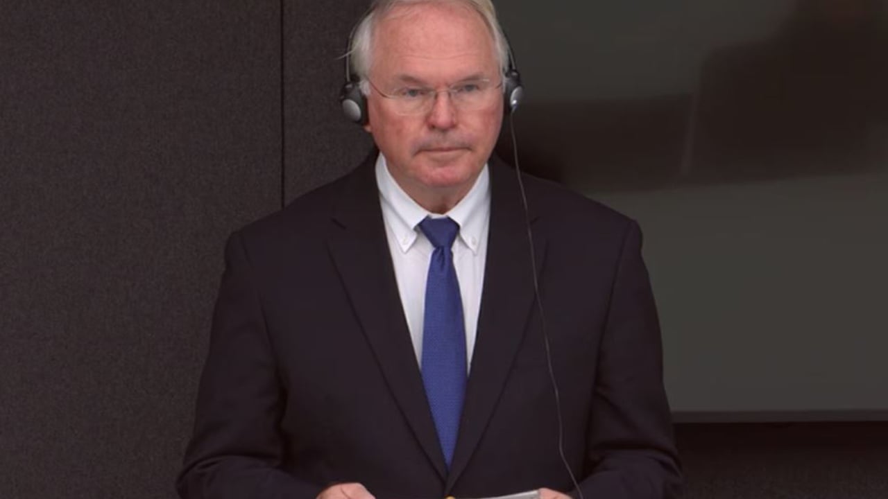 Mbrojtja e ish liderëve të UÇK së  Christopher Hill dëshmon në Gjykatën Speciale të Hagës  Jo vetëm që Thaçi nuk ishte person i përshkruar nga Millosheviçi  por 