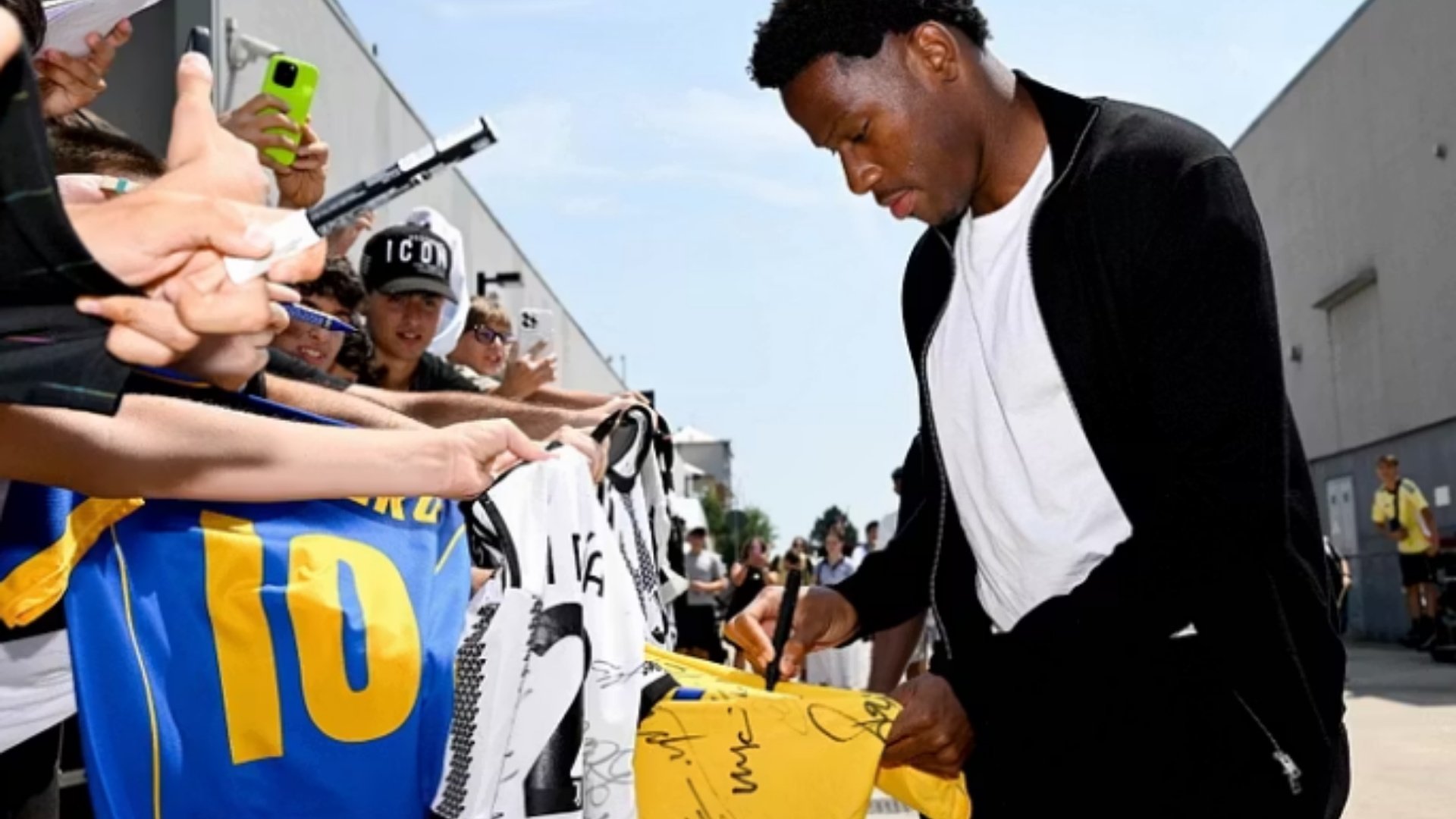 Jonathan David nuk po bind te Juventus  Milan e mendon për në merkaton e janarit 