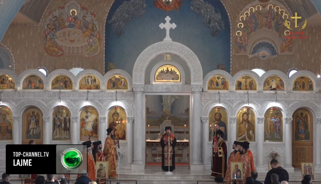 Mesha për flamurin  kishat ortodokse shqiptare zhvillojnë ceremoninë tradicionale