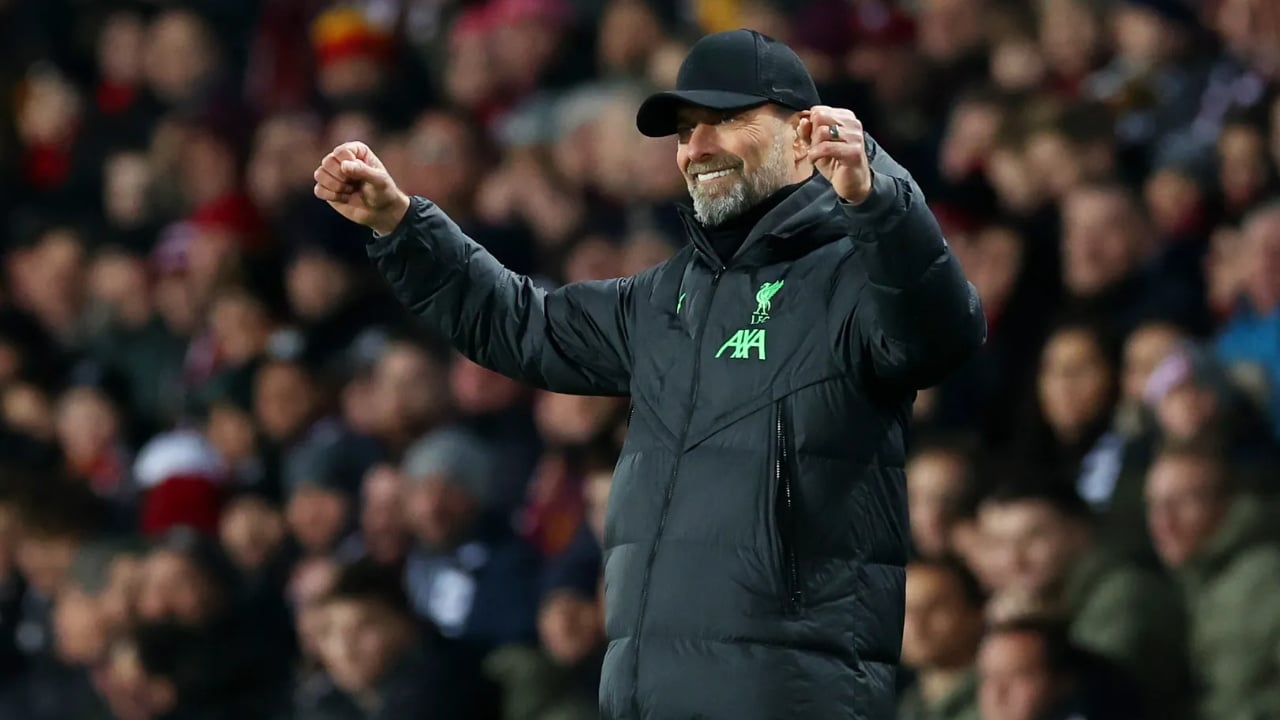 E bujshme nga Anglia  Liverpool i gati të rikthejë Jurgen Klopp nëse shkarkon Slotin  por emri më i kërkuar është  Luis Enrique