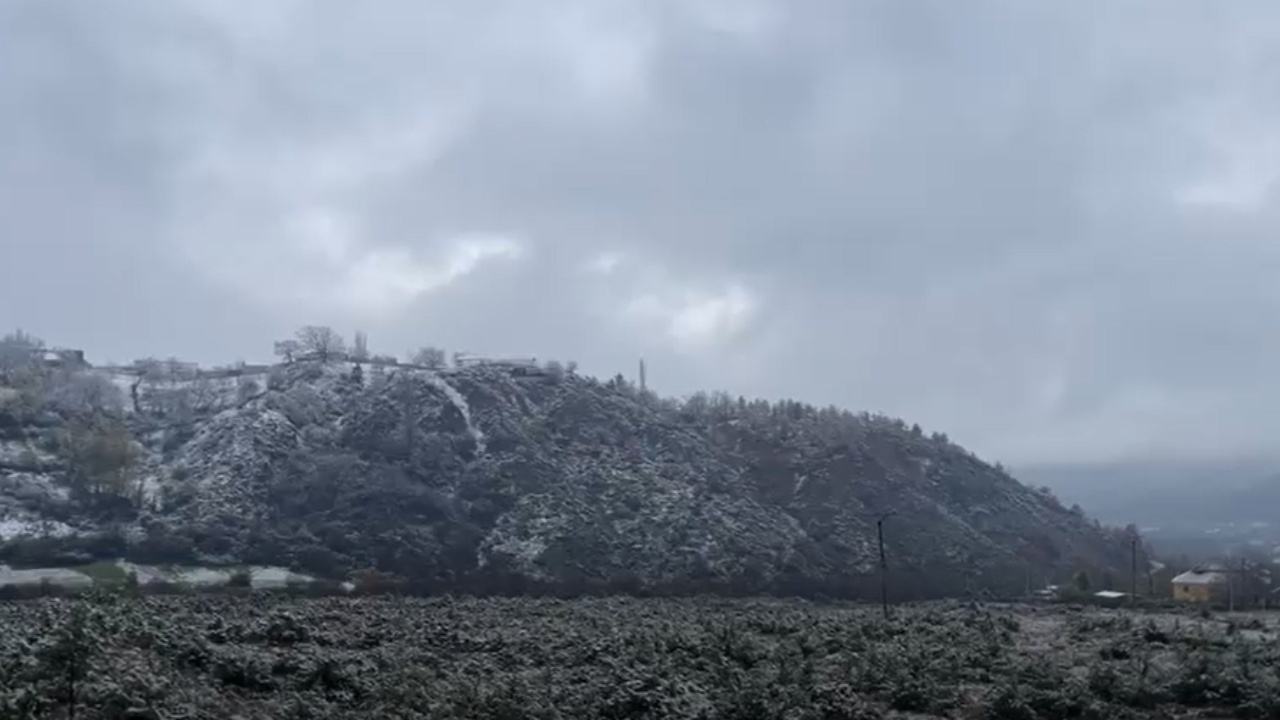 debora-zbardh-edhe-bulqizen-autoritetet-thirrje-drejtuesve-te-mjeteve-kujdes-nga-prezenca-e-ngricave-ne-rruge