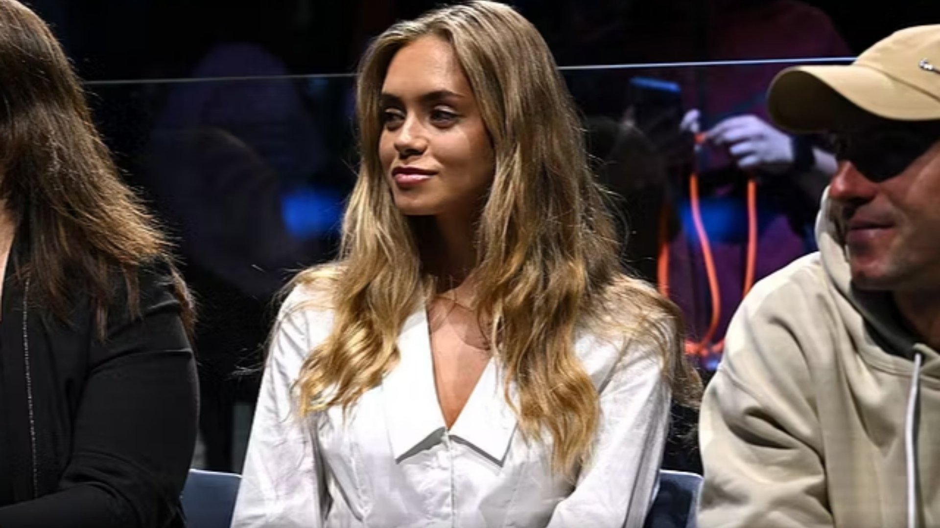 Jannik Sinner e nis mbarë ATP Finals  në sytë e tifozes speciale të tij 