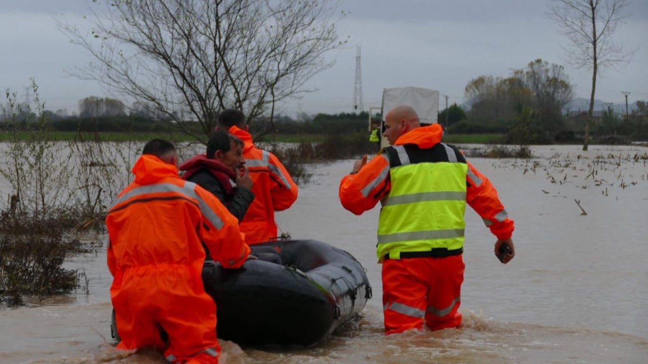 moti-i-keq-permbyten-tokat-bujqesore-pasi-lumi-seman-doli-nga-shtrati-ja-si-paraqitet-situata-ne-qarqet-e-vendit