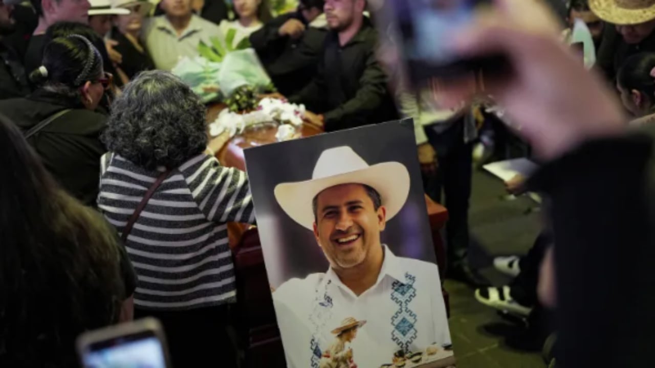 Vrasja e kryebashkiakut meksikan Carlos Manzo  Arrestohen 7 truprojat e tij  zbulohet roli i tyre