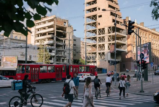 Projekti i Kushner në Serbi  NYT  Ligjvënësit serbë votojnë për hotelin luksoz të Trump në vendin historik të bombardimeve