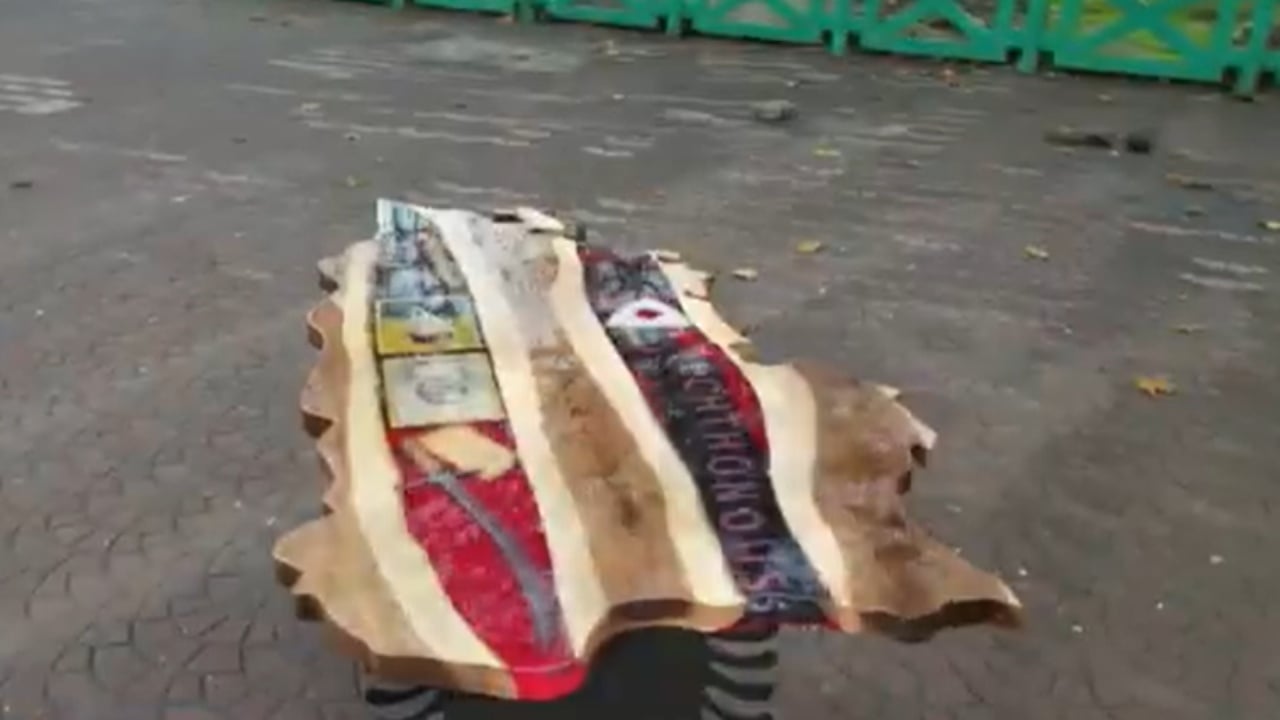  Shqipëria e Madhe  në dru  punimi i veçantë në ditën e Flamurit frymëzuar nga filmi  Skënderbeu 