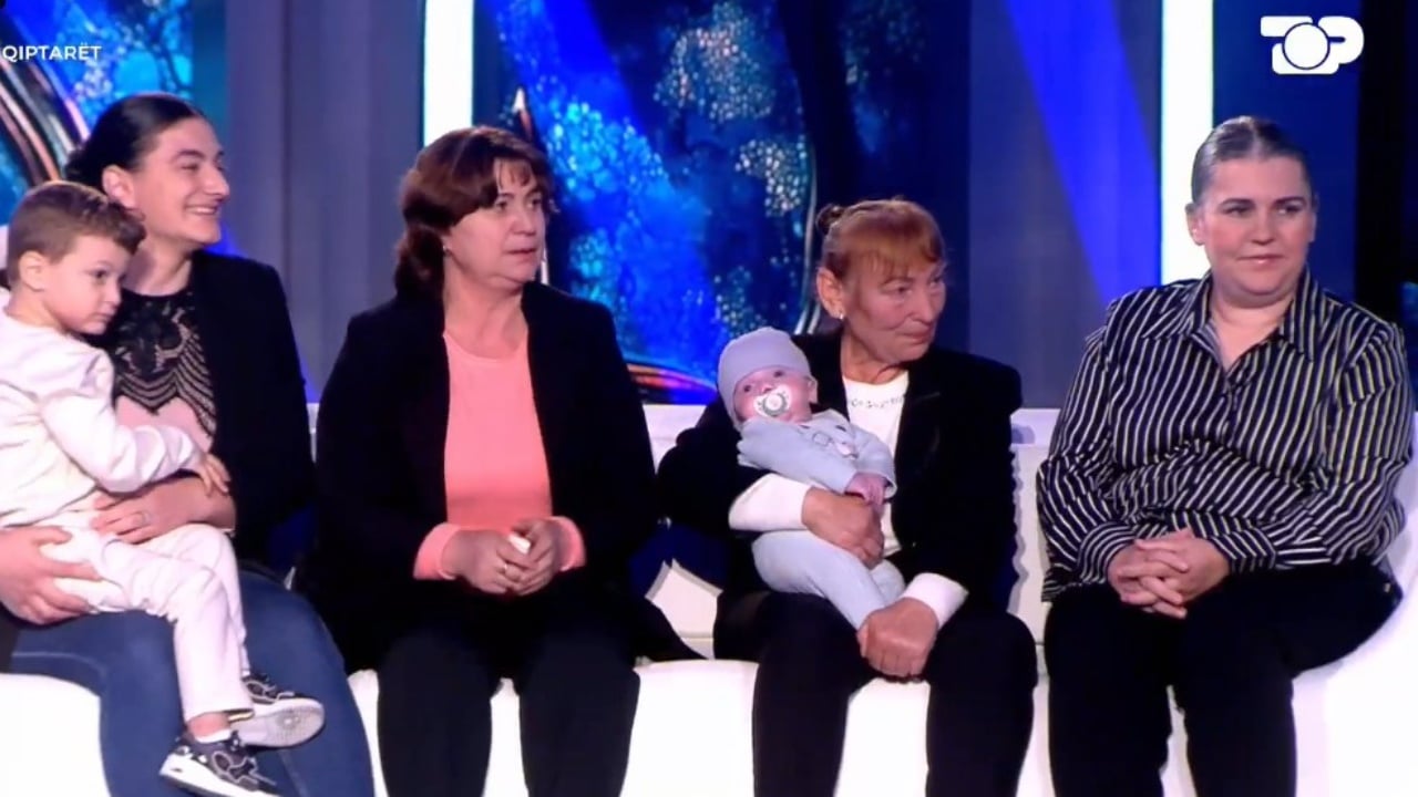 Prej kohësh larg familjes pasi kurohej nga kanceri në Itali  Luisi kthehet i shëruar në studion e  Për Shqiptarët 