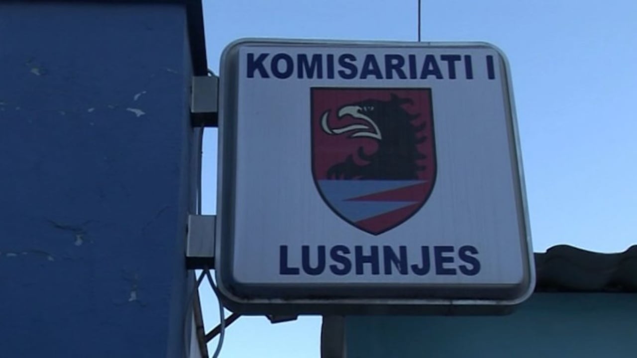 Aksident në aksin  Lushnjë Berat   automjeti përplas këmbësoren