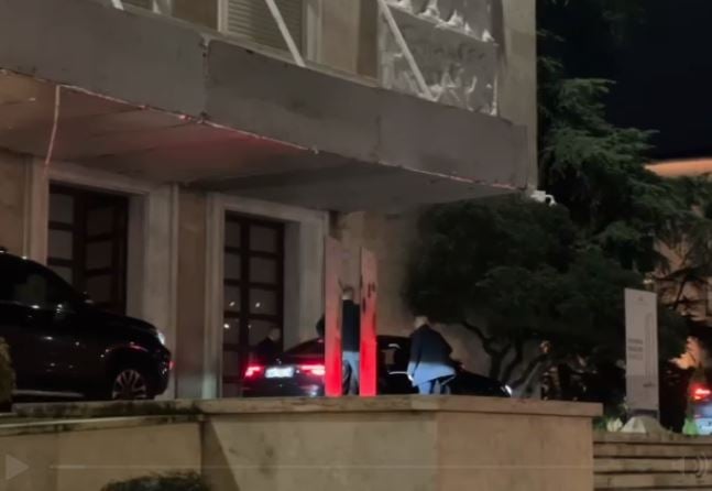 pas-7-oresh-takim-me-ballukun-rama-largohet-nga-ambientet-e-kryeministrise