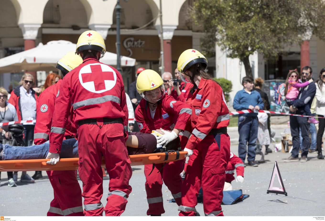 Kryqi i Kuq përballet me krizë financiare  shkurton 3 000 vende pune dhe 17  të buxhetit