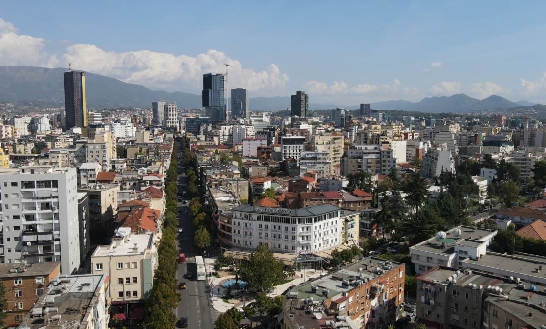 Taksat që ndryshojnë  Shtohen ato mbi karburantet  ulet kufiri për pagesat me para në dorë