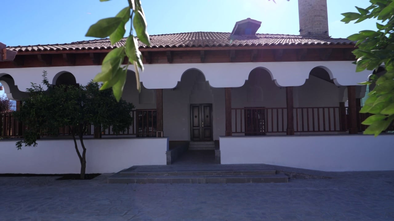 Restaurohet Xhamia Mbret  Xhamia e Sulltan Bajazitit është ndërtuar 533 vite më parë  në kalanë e Elbasanit