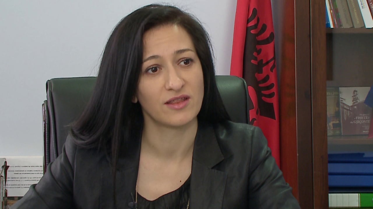 Emërim pa garë në krye të arsimit  Besnikët e ministrave  Arta Dollani mori drejtimin e arsimit parauniversitar pa konkurrencë