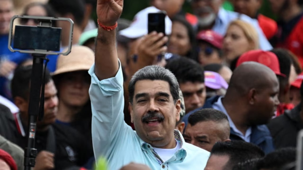 Rriten tensionet në Karaibe  Trump vendos sanksione të reja dhe kërcënon Venezuelën  Maduro shpall  epokën e piraterisë amerikane 