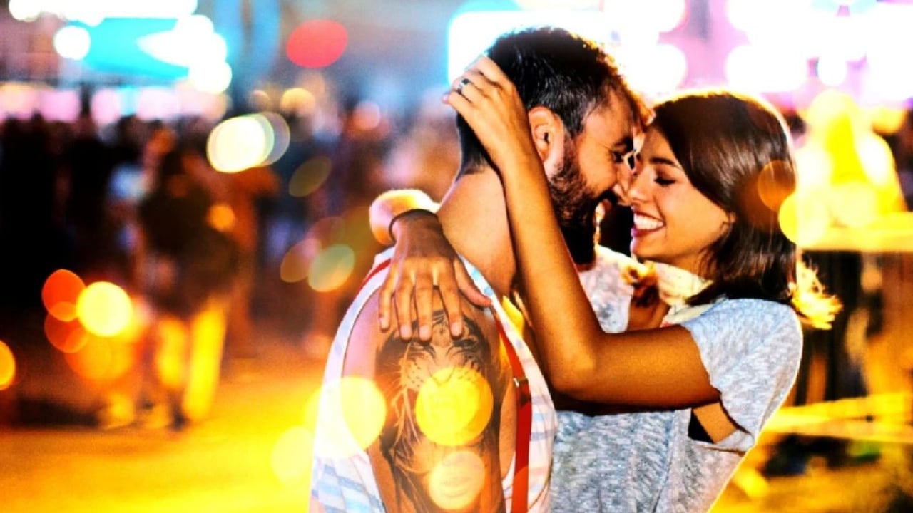 Përse duhet të puthni dikë mesnatën e Vitit të Ri 