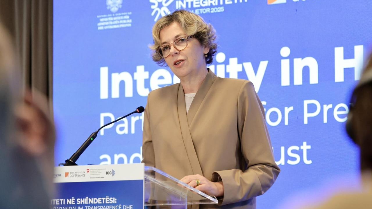 Integriteti në Shëndetësi  Ministrja Sala  Duhet transparencë  komunikim i qartë dhe respekt për pacientin