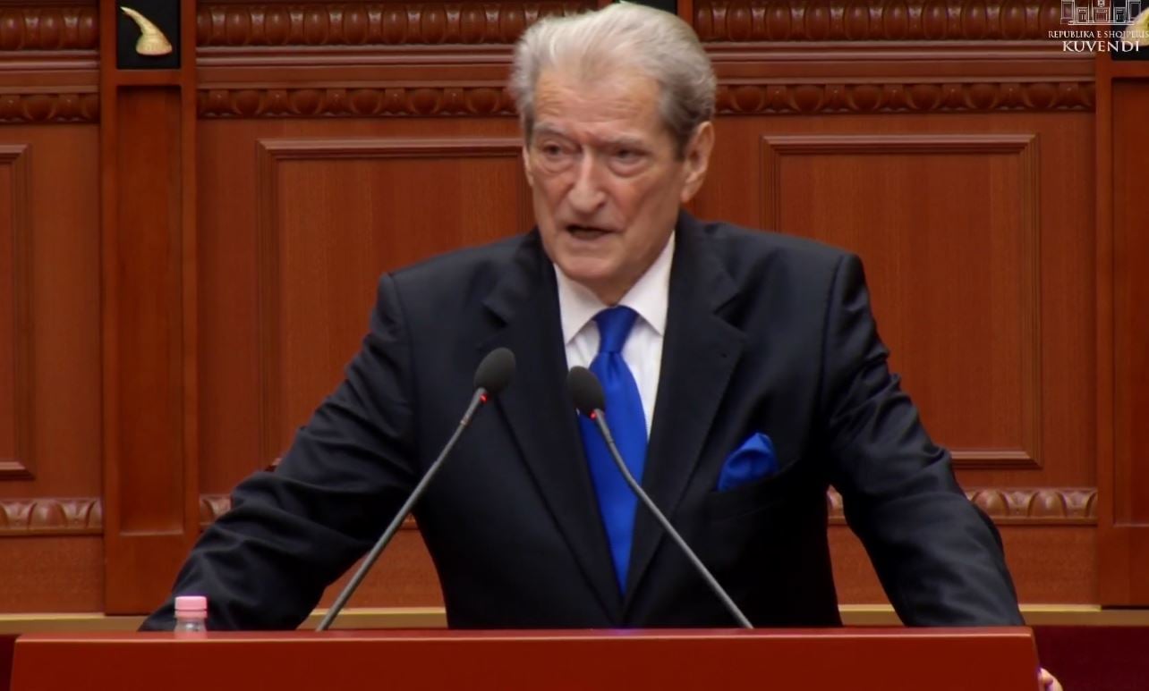 berisha-rikthehet-ne-kuvend-pas-festes-per-35-vjetorin-e-themelimit-te-pd-kryedemokrati-ndalet-te-zgjedhjet-proces-ku-u-dhunua-ligji