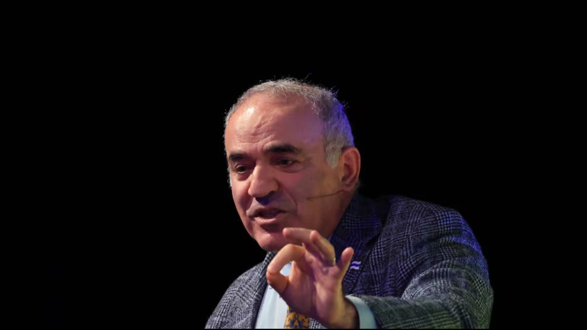 E akuzon për apologji terrorizmi  Kremlini nxjerr urdhër ndalimi për shahistin legjendar 