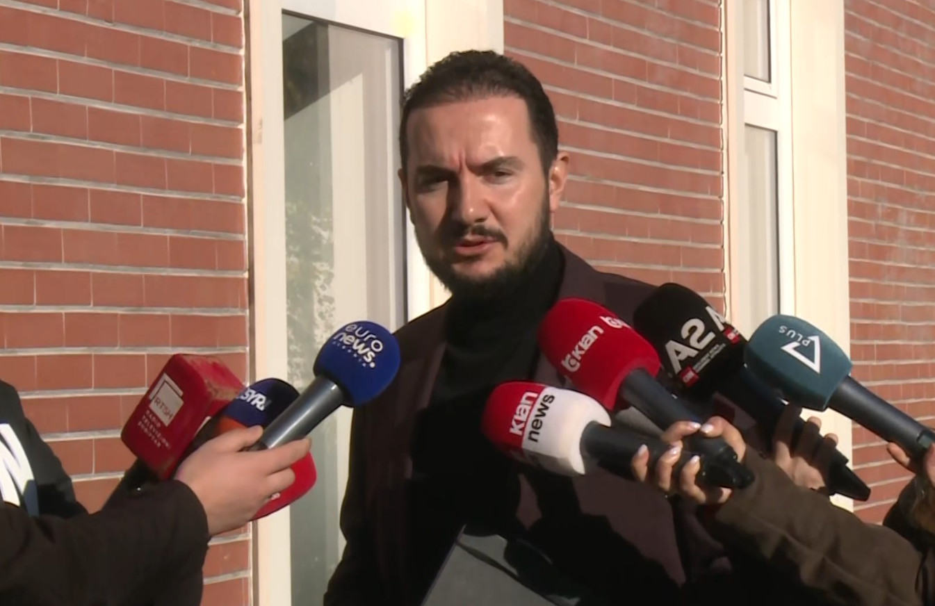 Salianji para mbledhjes së kryesisë së PD  Rruga e duhur janë revoltat  jo foltoret para Kryeminisrisë