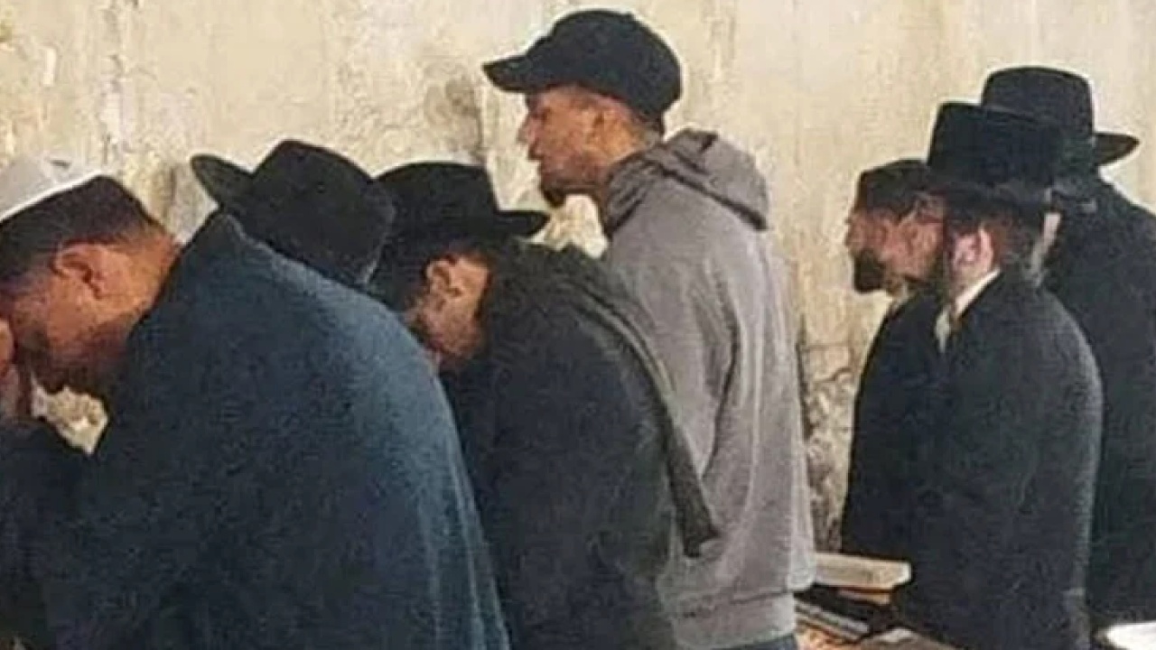 Problemet psikologjike të Araujo  rikthehet tek Barcelona pas meditimit tek  Muri i Lotëve  në Jeruzalem 