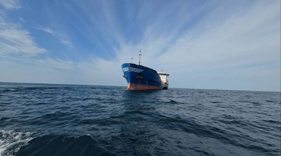 irani-sekuestron-nje-anije-cisterne-ne-gjirin-e-omanit-mbante-6-milione-litra-nafte-te-kontrabanduar