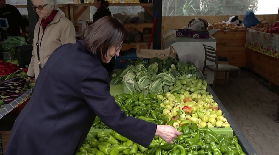 dhjetori-me-cmime-me-te-kripura-per-festa-rritet-edhe-inflacioni-shkak-manovrat-e-tregtareve