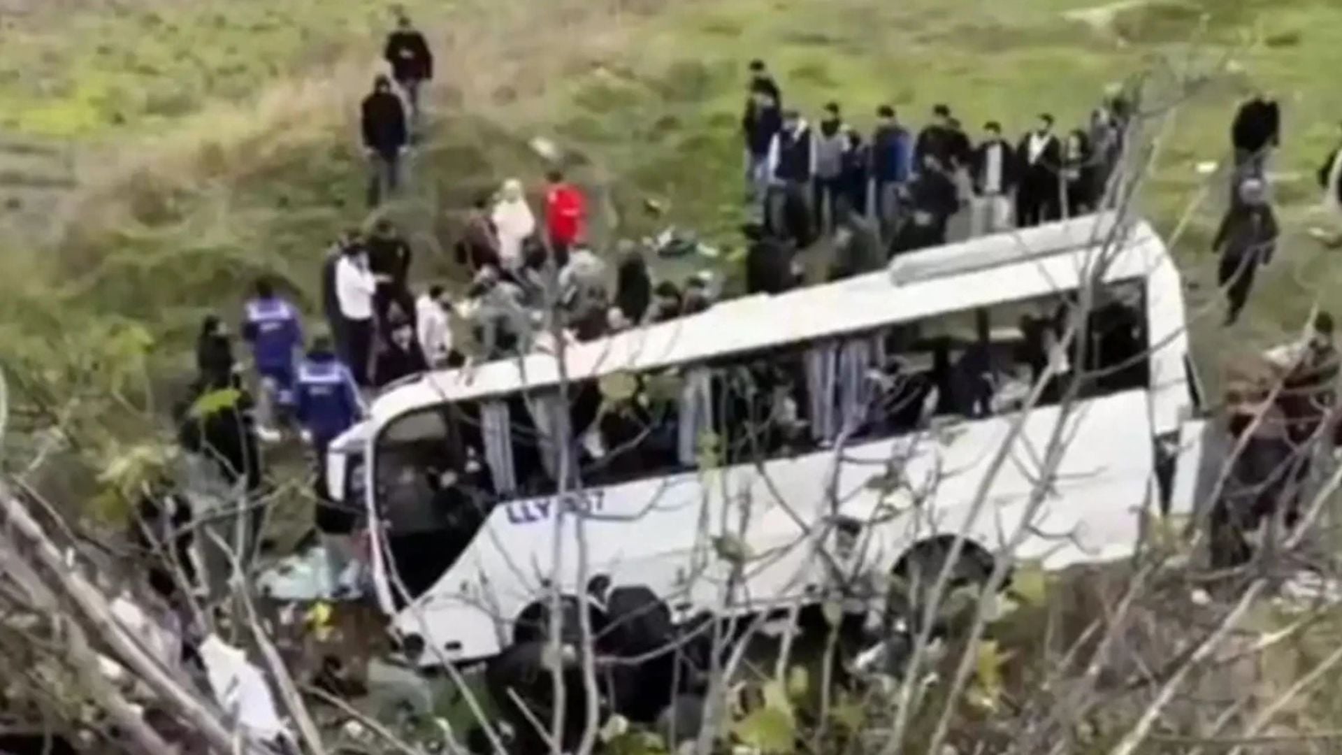 Aksident i rëndë në Stamboll  autobusi që transportonte punëtorë humb kontrollin dhe përmbyset  4 viktima dhe 9 të plagosur