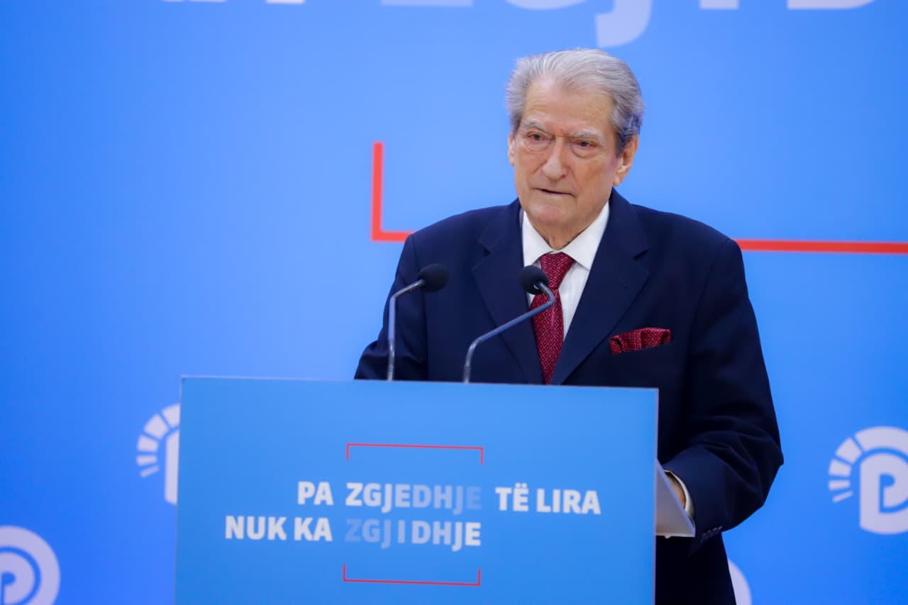 Takimi mes kandidatëve më të votuar të listave të hapura të PD  Berisha  Unë i kam pritur dhe i pres ata që kërkojnë të më takojnë