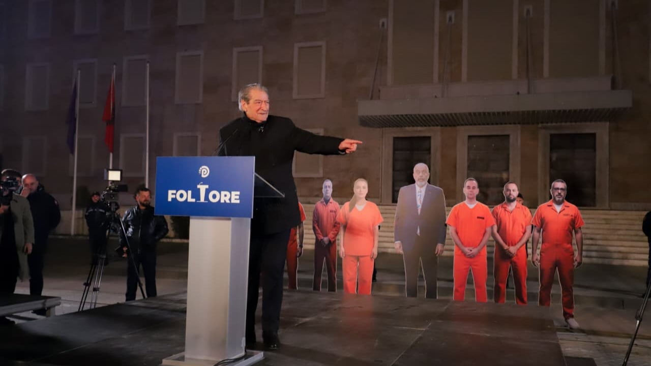 e-nisim-vitin-me-protesta-berisha-paralajmeron-vijimin-e-foltoreve-ky-regjim-po-shkermoqet