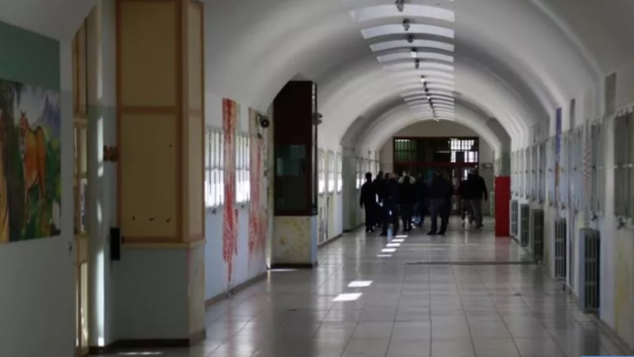 Ishte dënuar deri në 2048 ën për disa vepra kriminale  Shqiptari e bënë sërish  arratiset në mënyrë spektakolare  këtë herë nga burgu i Milanos