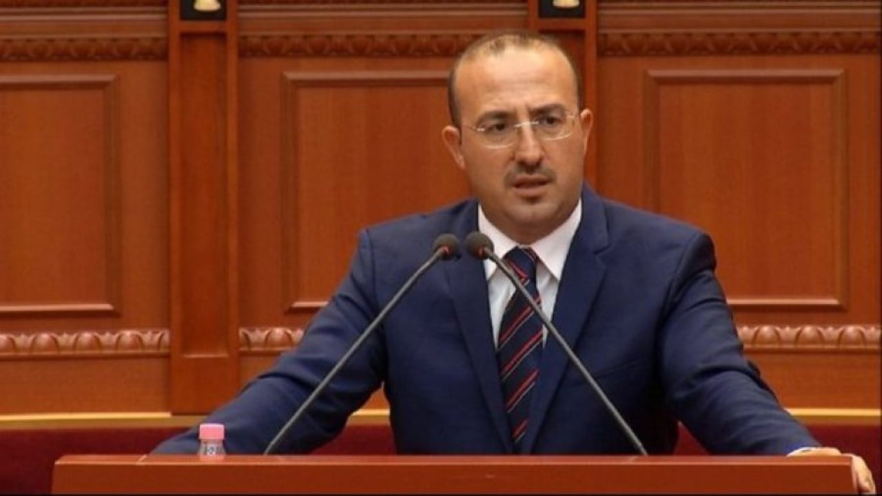 Turi i Salianijt dhe Alimehmetit në bazë merr mbështetje edhe në grupin parlamentar të PD  Korreshi  Kam pirë 100 herë kafe me Ervinin  se piva edhe një tjetër 