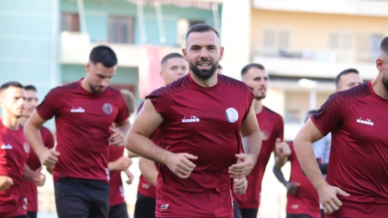 Ekskluzive   E vërteta e incidentit tek Flamurtari  duart në fyt ndaj futbollistit të huaj  apo pagat e marra pa luajtur 