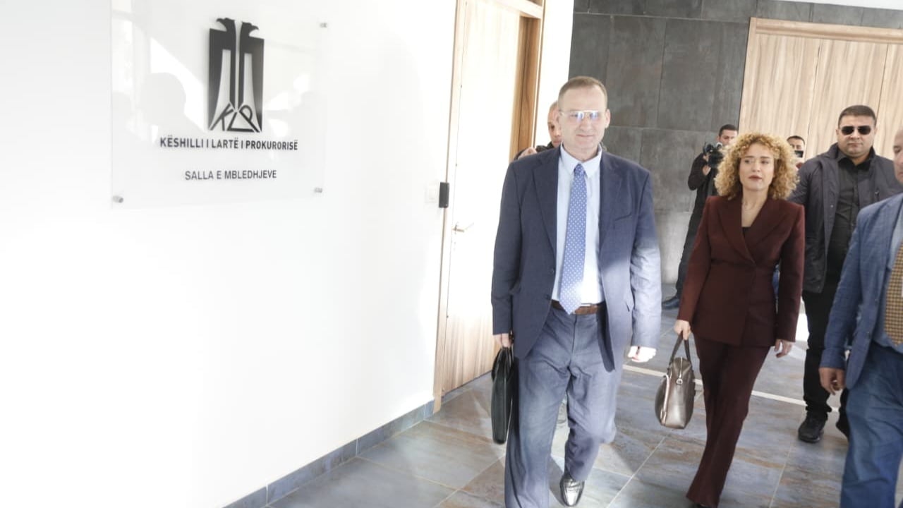 Në garë për kreun e ri të SPAK  pas Adnan Xholit  mbërrijnë në KLP Doloreza Musabelliu dhe Elvin Gokaj