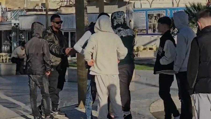 Protesta e dytë në Durrës për 15 vjeçarin që u vra me thikë  në sheshin Liria vetëm pak pjesëmarrës