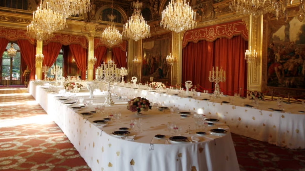 e-pazakonte-shiste-enet-e-kuzhines-se-pallatit-élysée-online-punonjesi-perfundon-ne-pranga