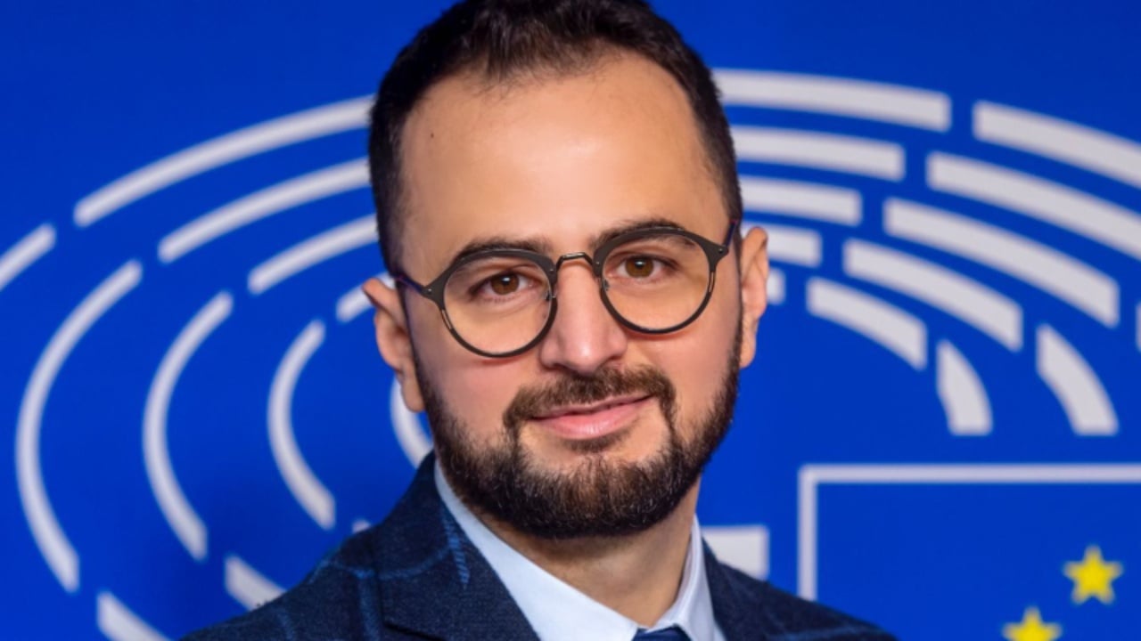 Profil  Kryetar i  Nismës Thurje  dhe anëtar i Këshillit Bashkiak të Tiranës  kush është Endrit Shabani  i votuar Avokat i Popullit me 85 vota