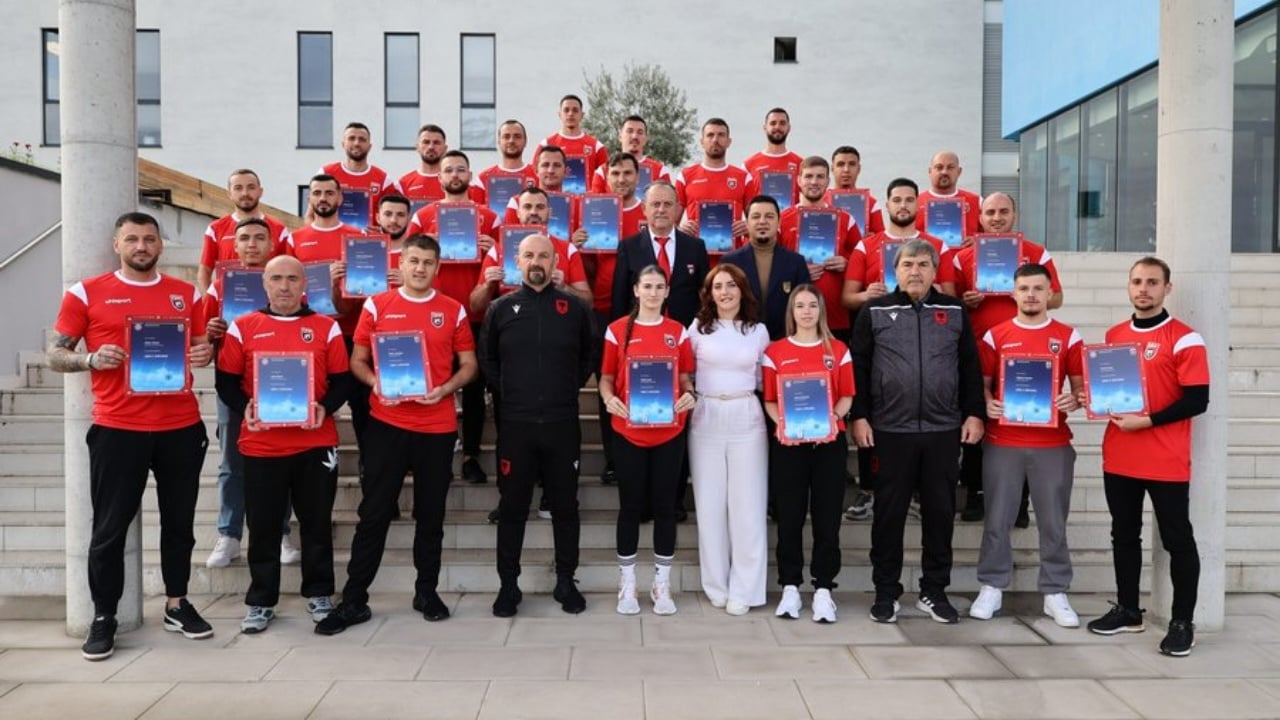 Pranë tërheqjes nga futbolli  lojtari më i vjetër i Superiores  dikur simboli i sigurisë i Partizanit  sot merr licencën e trajnerit UEFA C