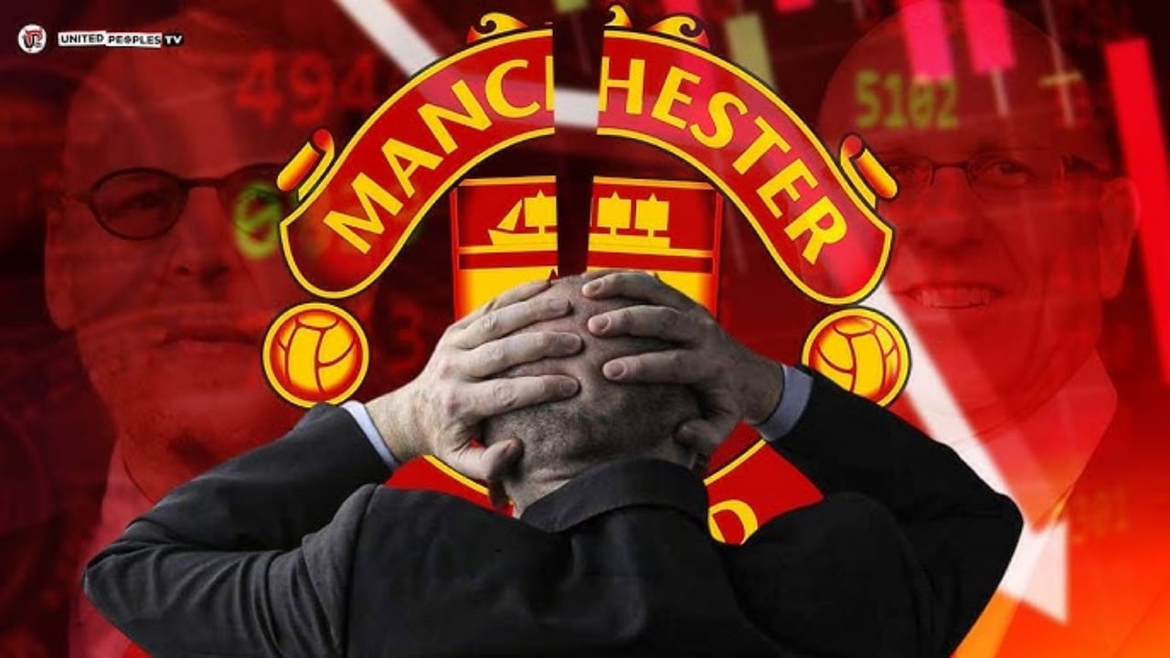 Dikur një nga klubet më të pasura  sot Manchester United është një ndër klubet me më shumë borxhe  fillojnë shkurtimet e stafit 