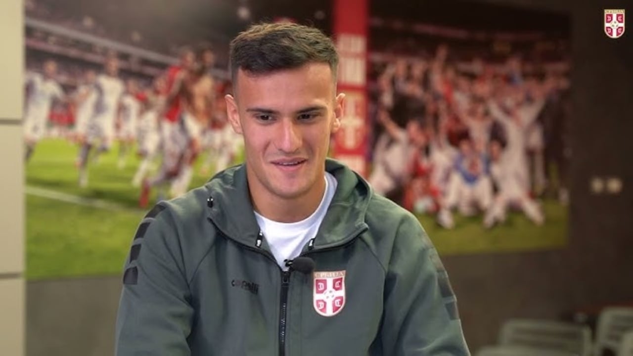 E bujshme  Burnley sfidon Brojën me një sulmues serb 