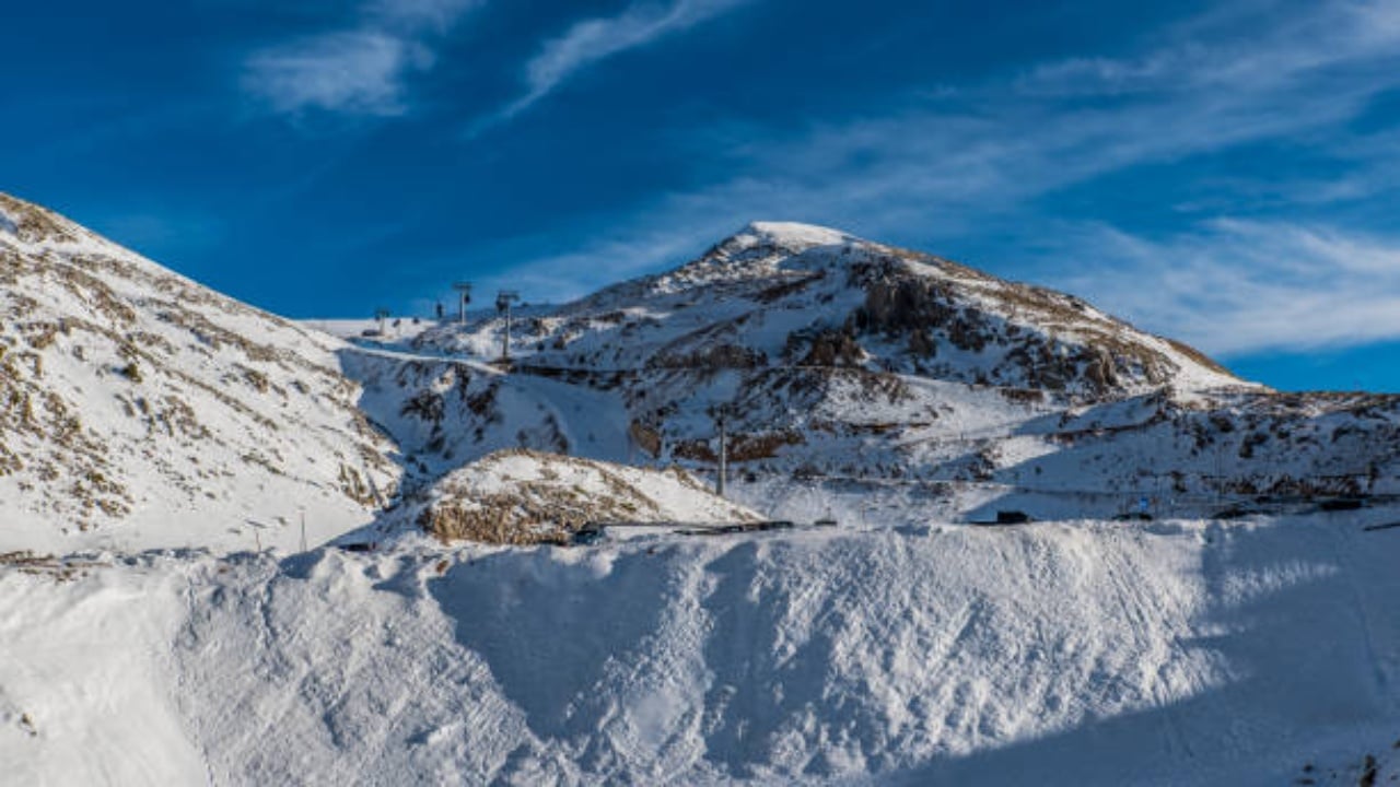 tragjike-ne-greqi-u-nisen-per-te-bere-hiking-ne-malin-e-mbuluar-nga-bora-kater-alpiniste-humbin-jeten-nga-orteku