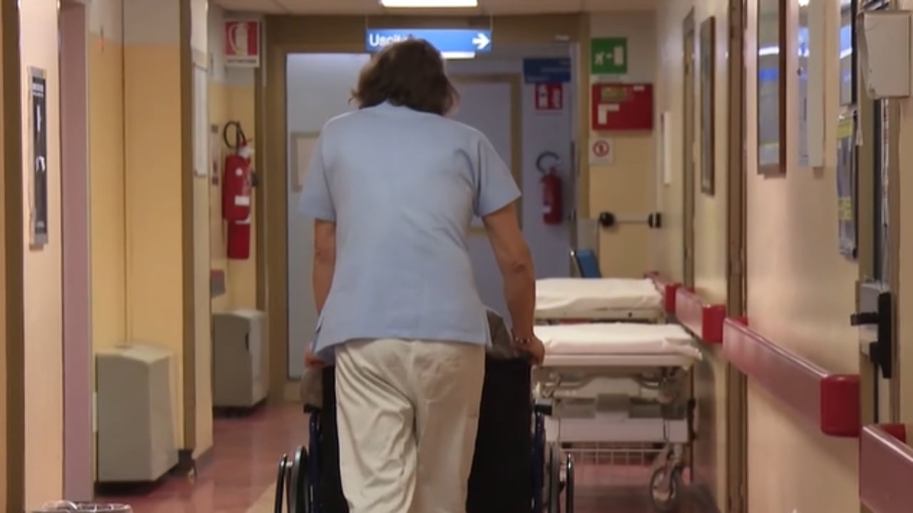 Nënë e bijë ndërruan jetë nga helmimi gjatë darkës së Krishtlindjes  disa persona në hetim  mes tyre edhe mjekë