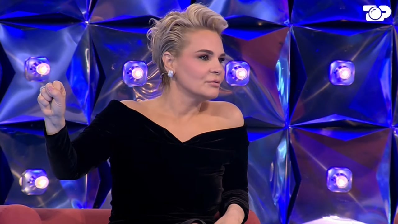  Nuk i them Ilir  por Vrenozi   Batutat e Monika Kryemadhi  E kam më kollaj  mos të krijoj dhimbje të brendshme