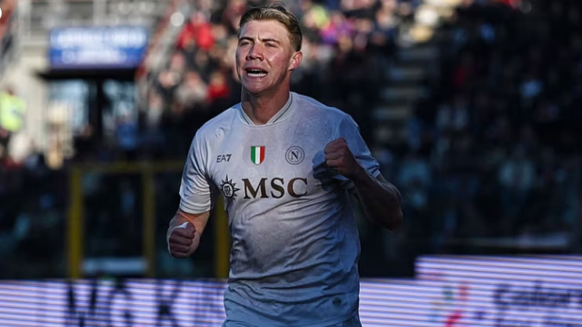 Dygolësh i Hojlund  Napoli mban ritmin e Milanit  fiton ndaj Cremoneses