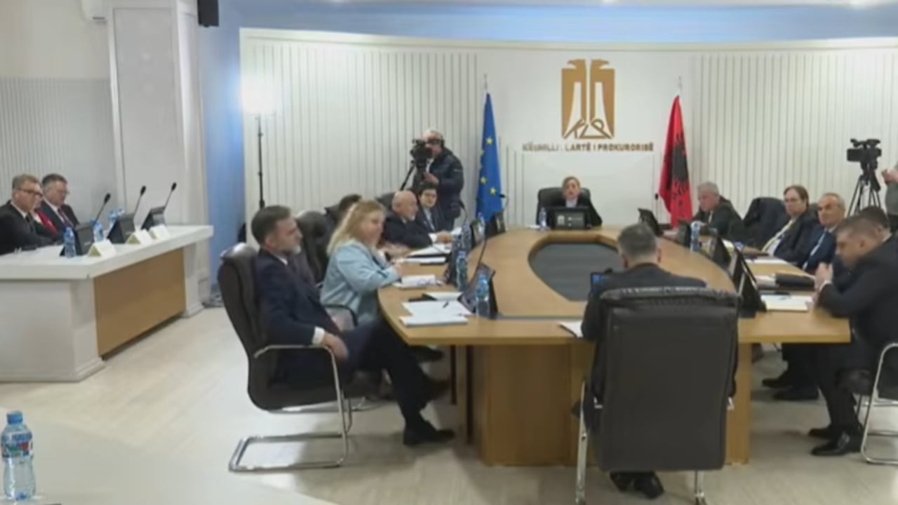  Nëse të votoj sot dhe vij në zyrën tënde për çështje personale    Xholi anëtares së KLP  Do të sajdisja me ndonjë kafe  SPAK i bën kafet e mira