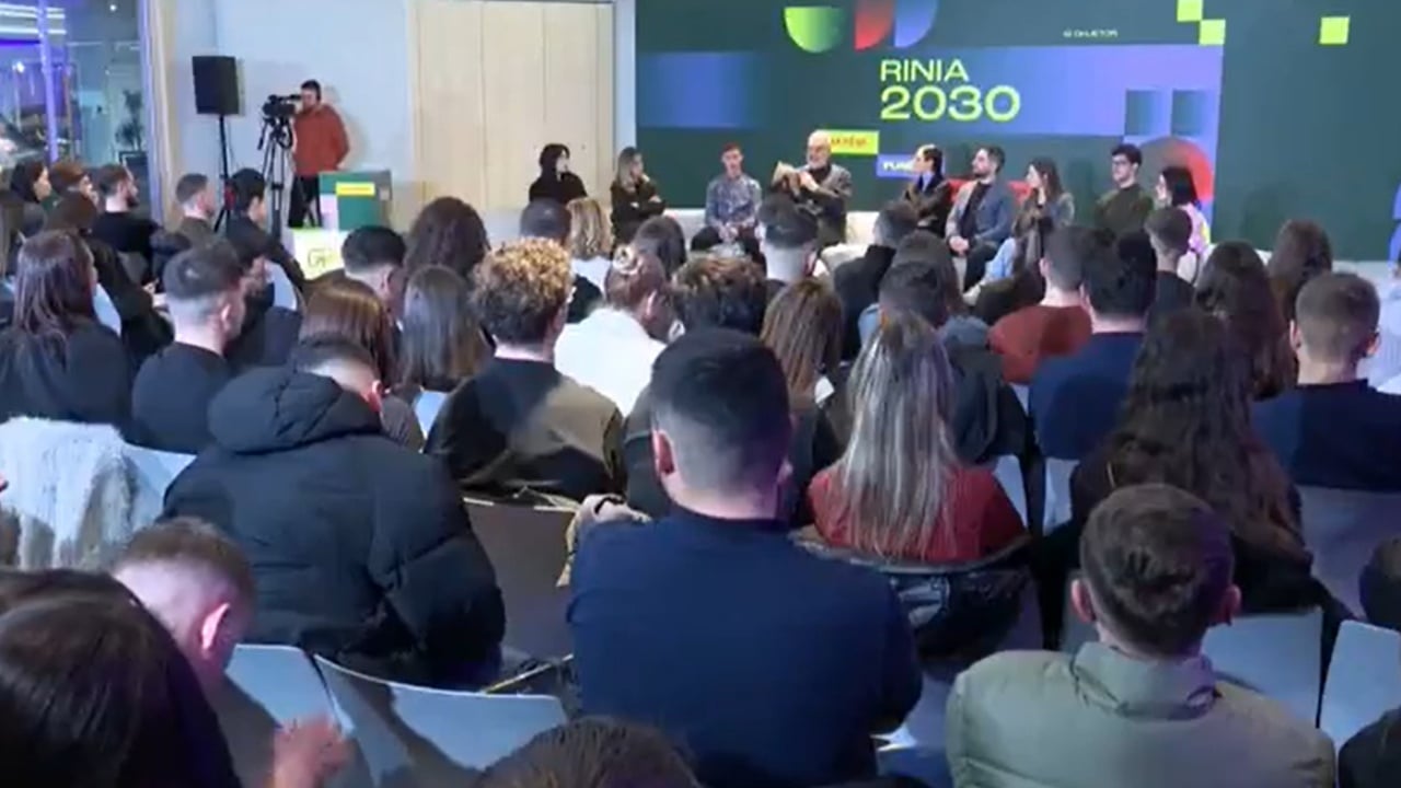  Ata që thonë se s ka punë  nuk duan të punojnë   Rama batuta me të rinjtë  Ky që na rri si spiun 