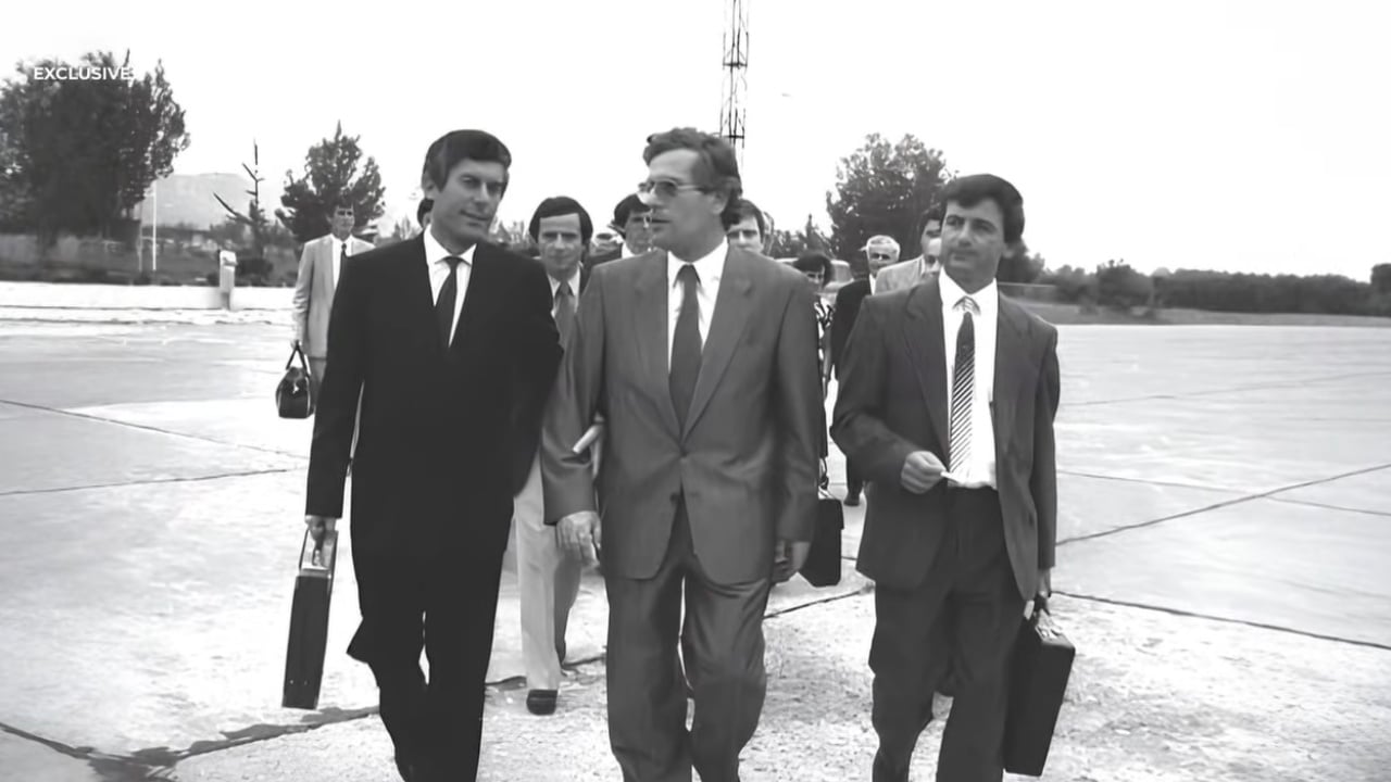  Si më ftoi Gramoz Pashko në shtëpinë e tij në  91   rrëfimi i ambasadorit Hill  Kë preferonin amerikanët mes tij  Berishës dhe Selamit