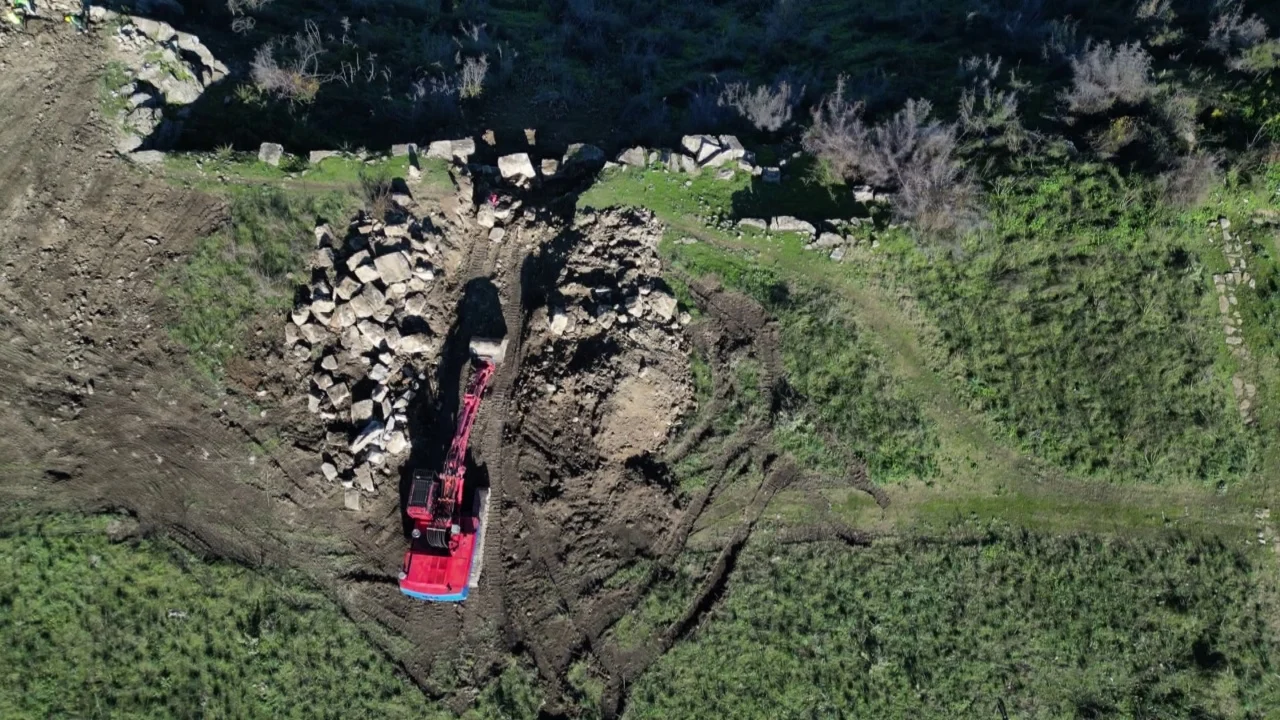 Gërmimet me buldozer në Parkun Arkeologjik në Finiq  studiuesi Auron Tare  Doli në pah sëmundja e rëndë që ka kapluar trashëgiminë tonë kombëtare